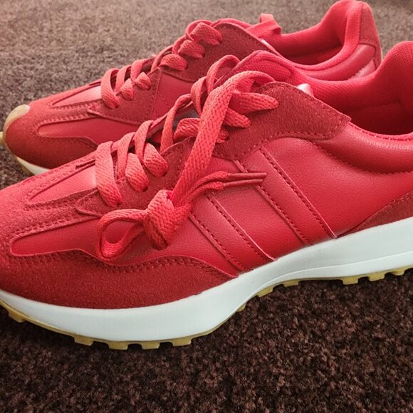Red Sneakers - Picture 9 of 9
